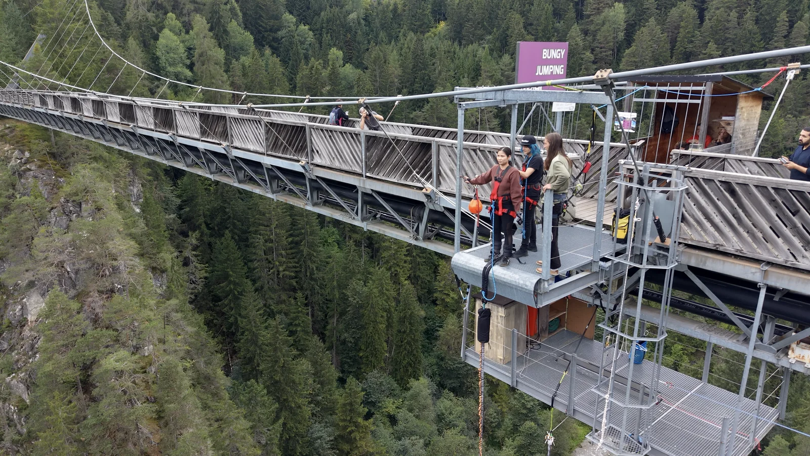 Behind the scenes at a bungee jumping production
